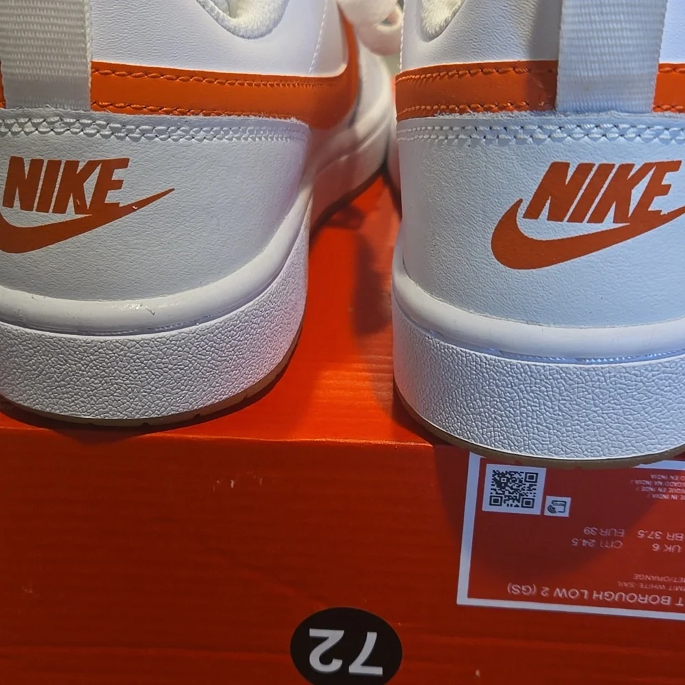 Nike Court Burough Low 2(GS)  Orange Swoosh 6.5 Youth/womens 8 BRAND NEW